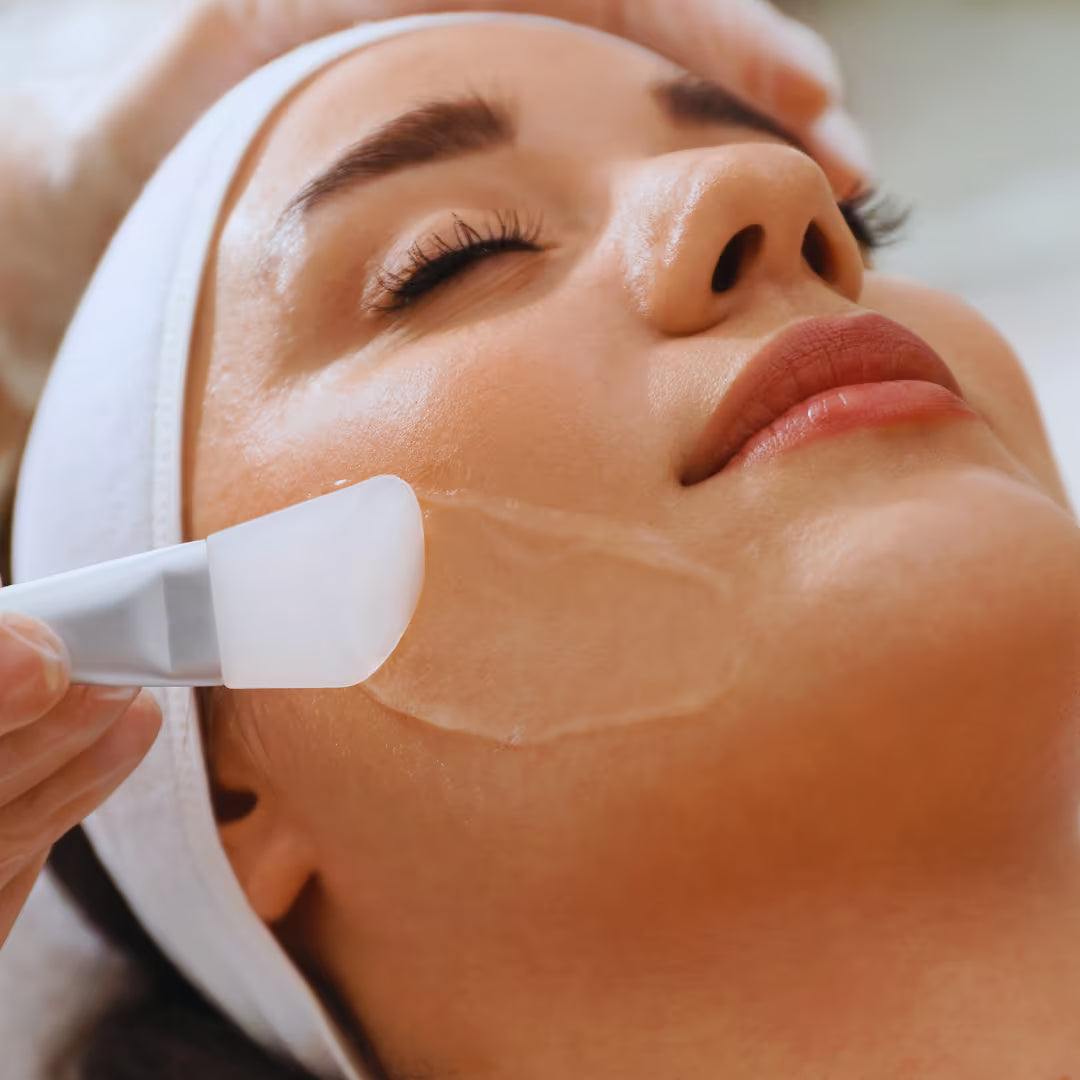 Peeling Chimic Profesional – Ten Luminos și Fără Imperfecțiuni